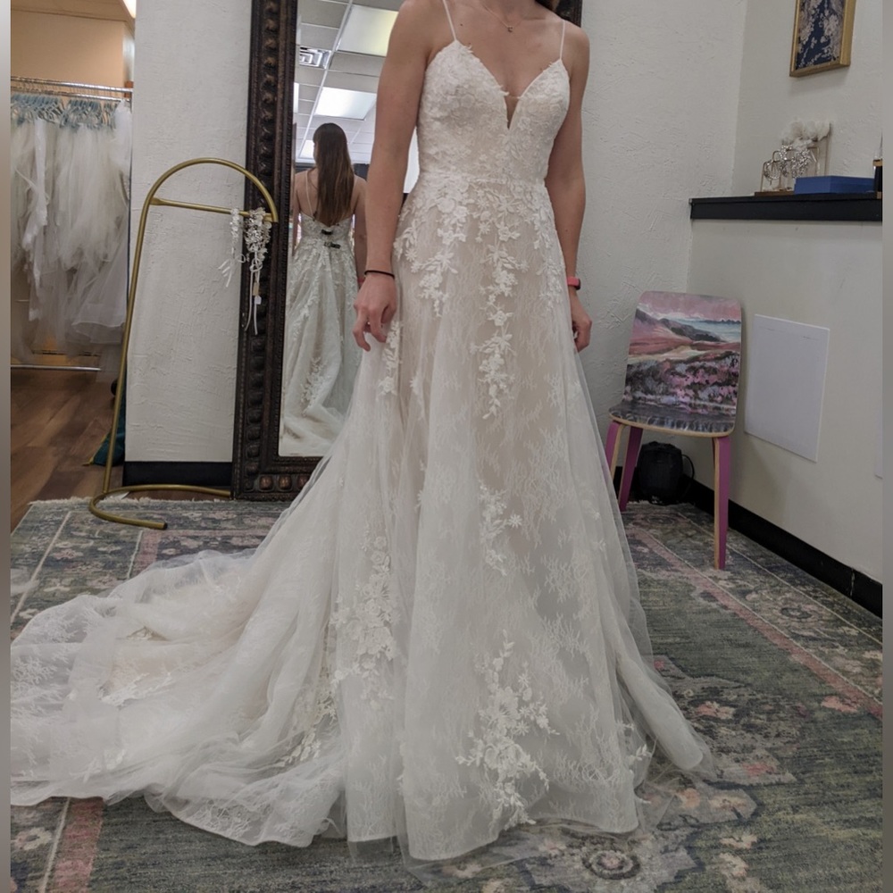 NWOT Romantic a-line Wedding dress unaltered